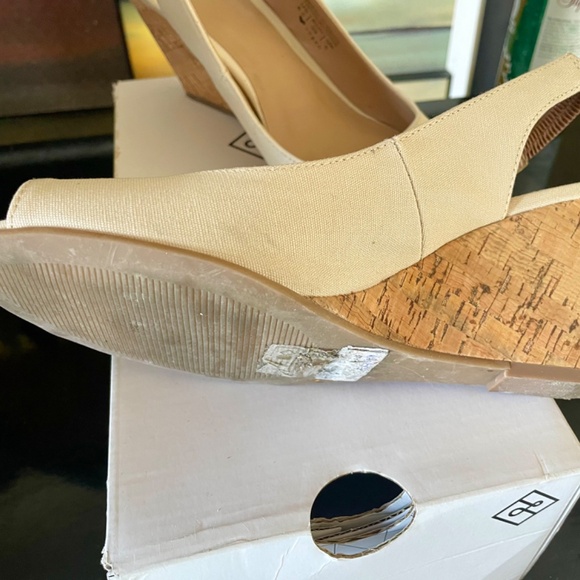 Call it Spring size 8.5 wedges - Picture 5 of 6